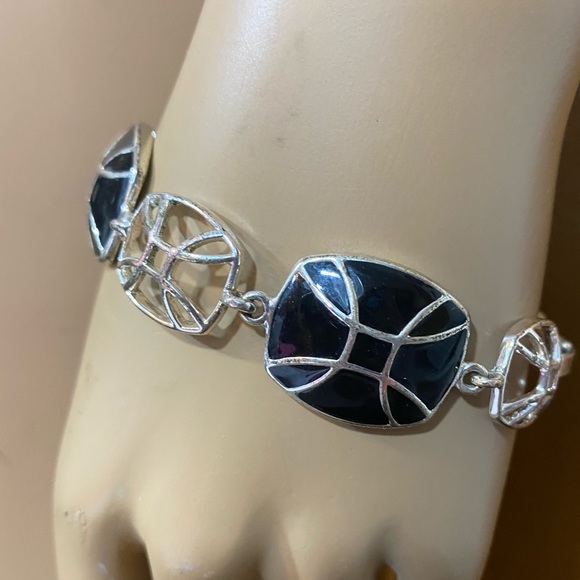 BEAUTIFUL BRACELET - Picture 2 of 7